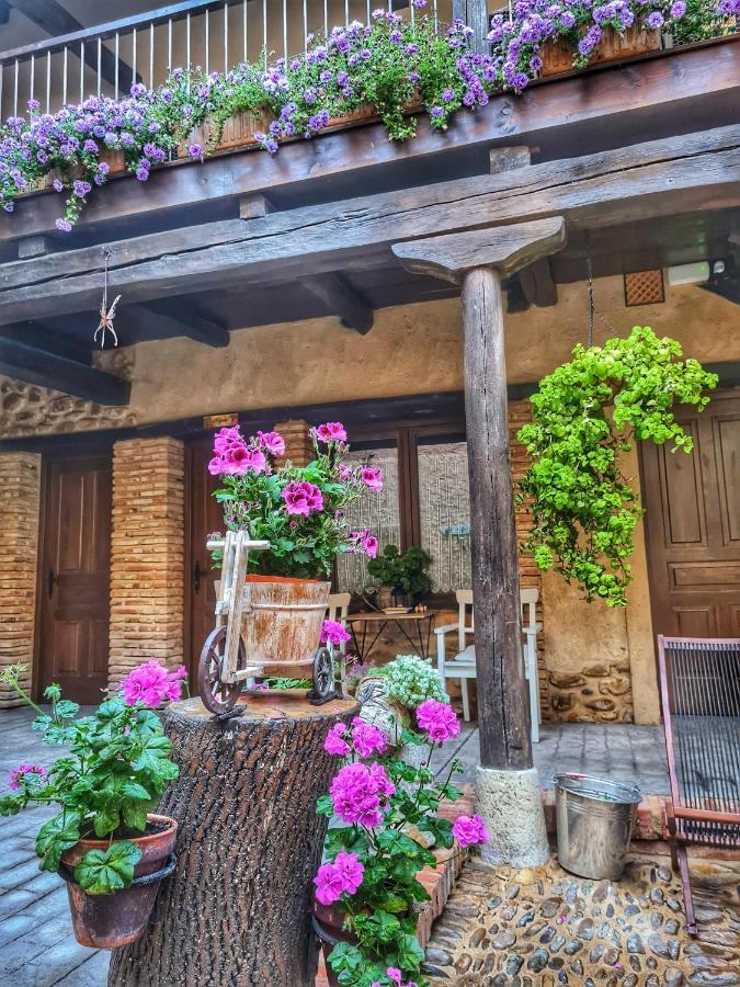 Albergue El Encanto Villares de Orbigo Exterior photo