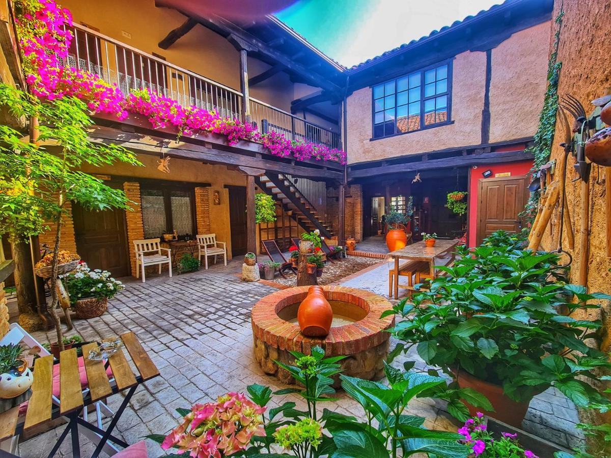 Albergue El Encanto Villares de Orbigo Exterior photo
