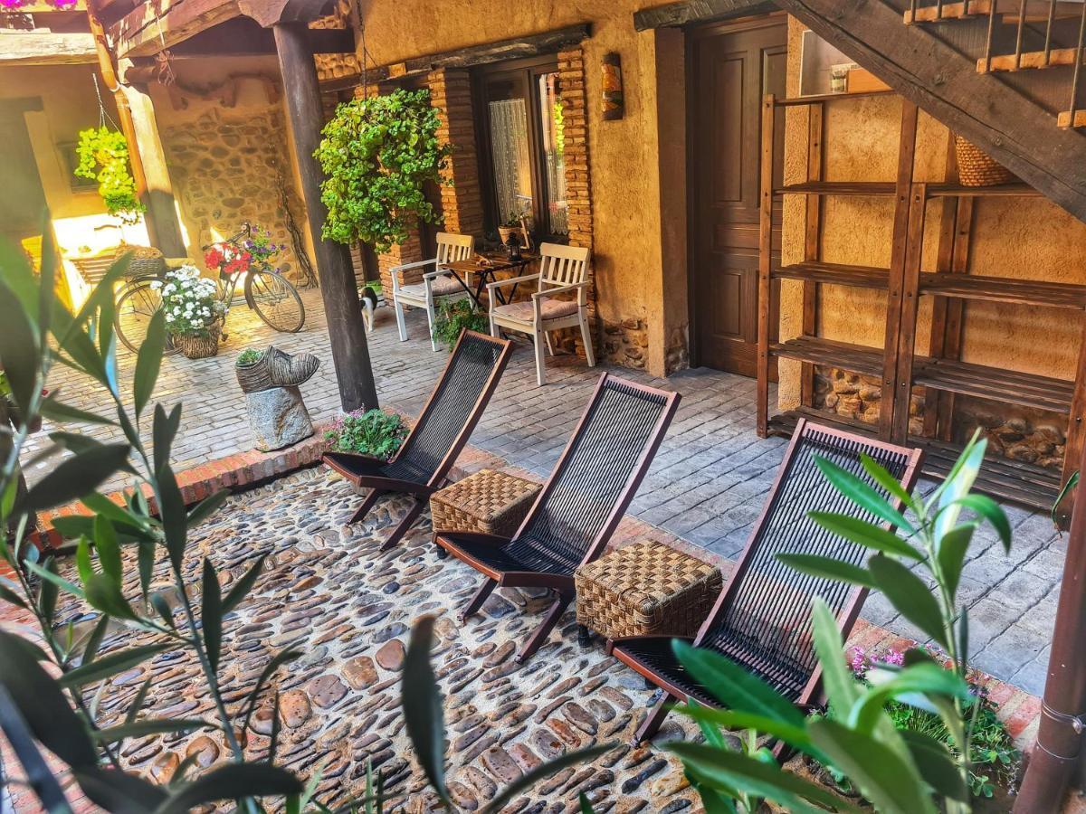Albergue El Encanto Villares de Orbigo Exterior photo
