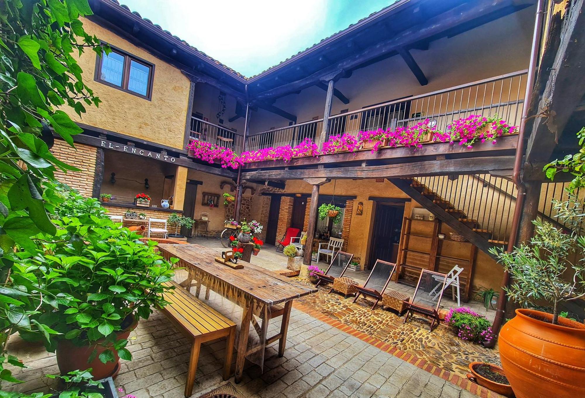 Albergue El Encanto Villares de Orbigo Exterior photo